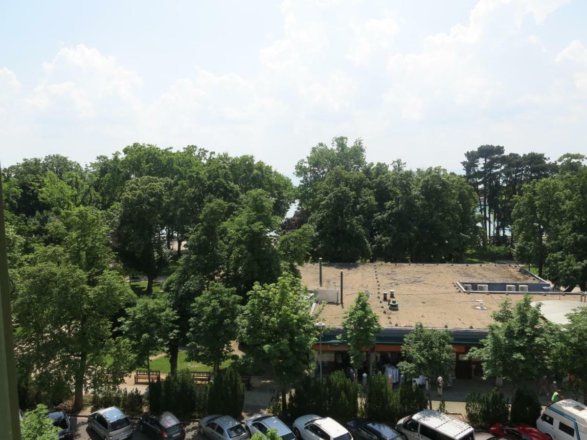 Horvath Villa Apartman Aliz 巴拉顿菲赖德 外观 照片