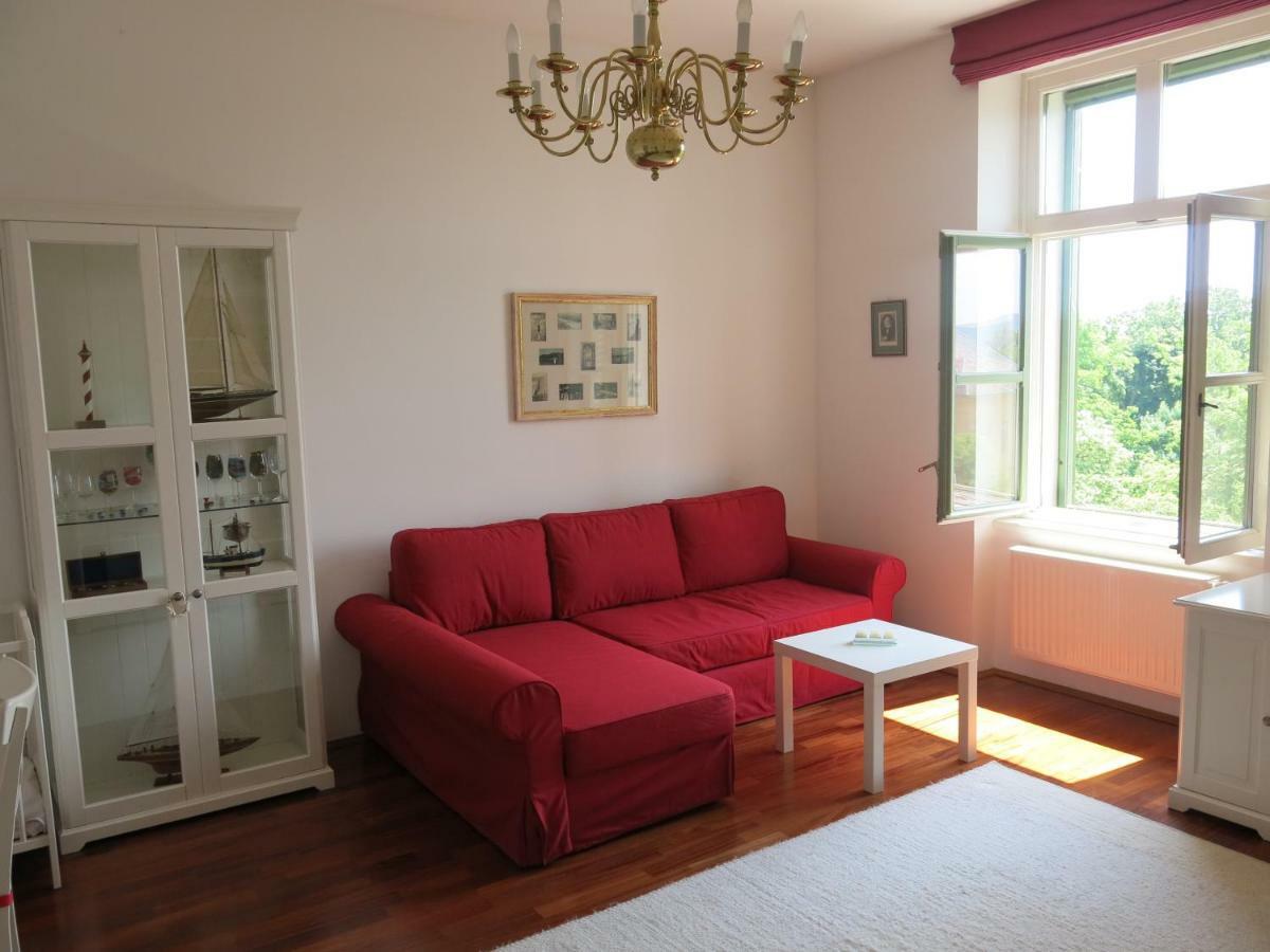 Horvath Villa Apartman Aliz 巴拉顿菲赖德 外观 照片